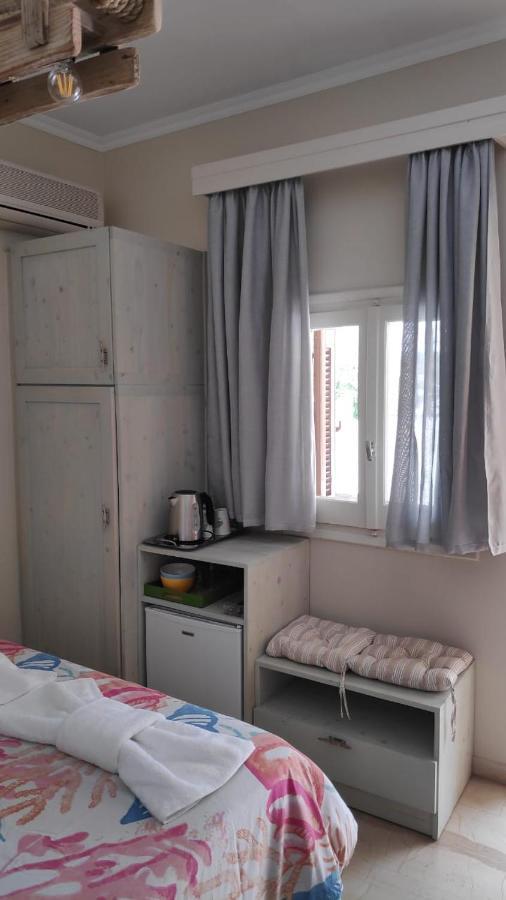 Helena'S Rooms Kassiopi Bagian luar foto